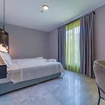 Aparthotel Twin 4*