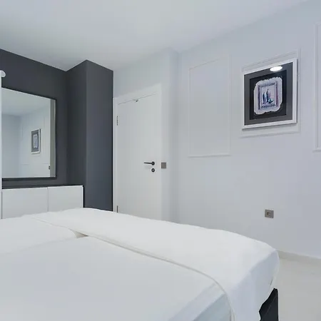 Twin Apartmanhotel 3*