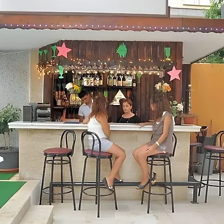 Aparthotel Twin 4*
