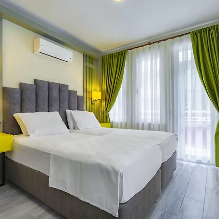 Apartahotel Twin 4*